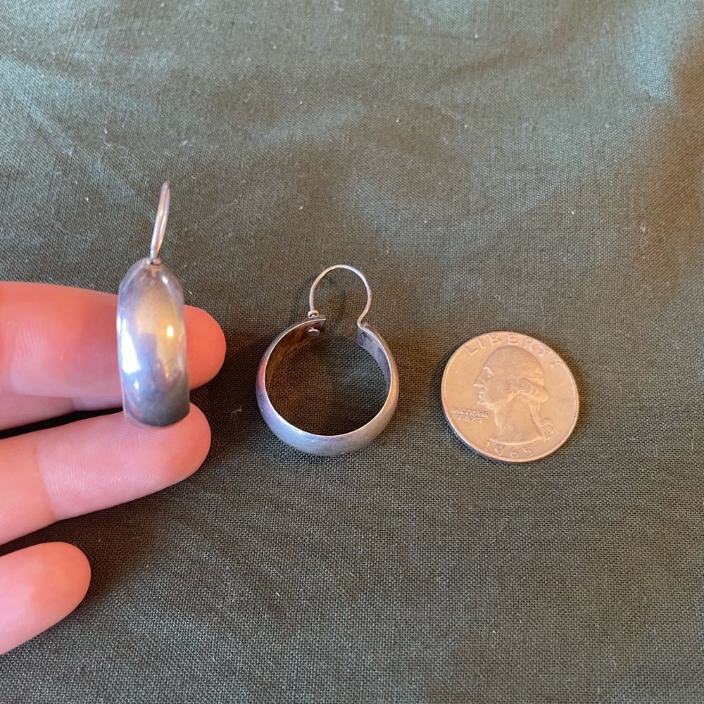 Sterling sliver loop earrings.